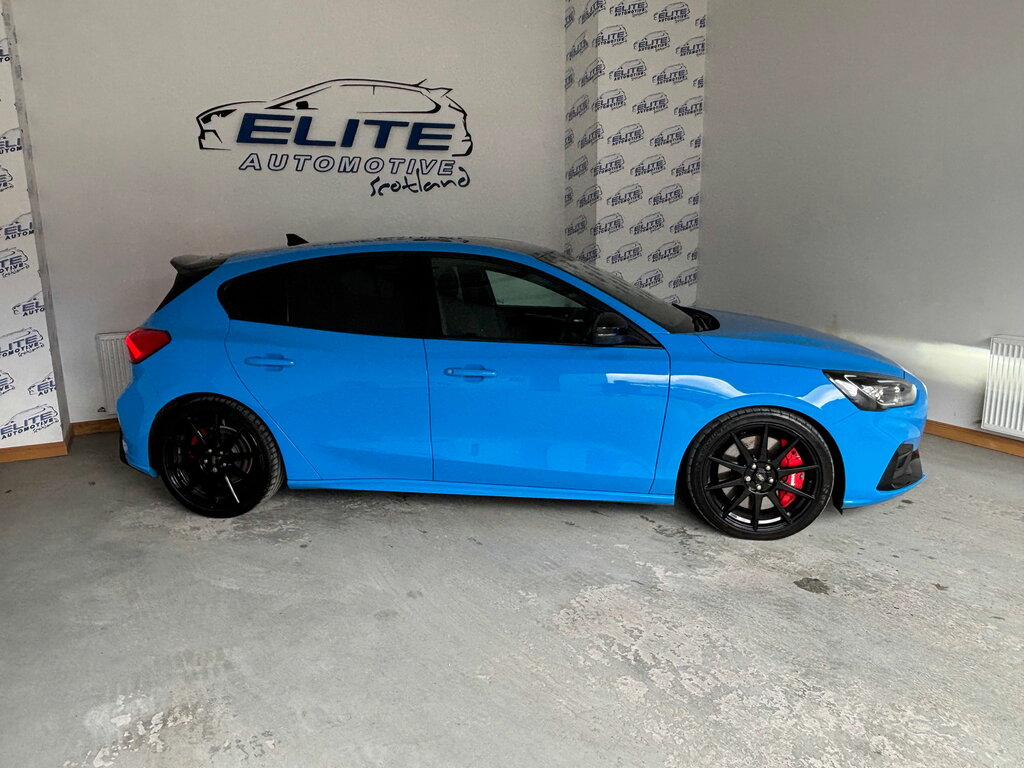 Ford Focus Focus Hatchback Blue #2