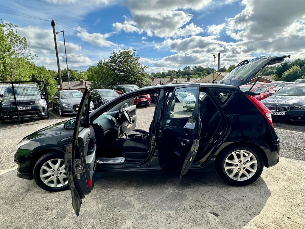 Hyundai I30 Comfort Black #4