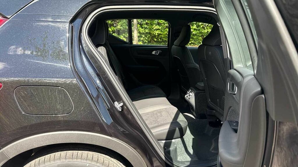 Volvo XC40 Plus, B4 Mild Hybrid, Dark LL26ENO Black #6