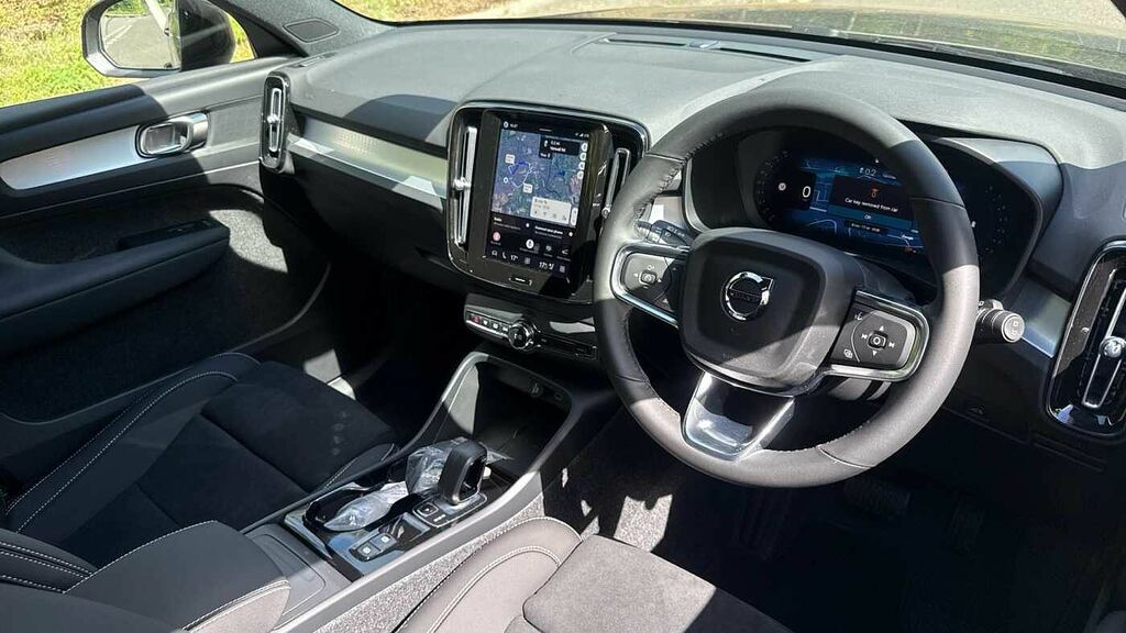 Volvo XC40 Plus, B4 Mild Hybrid, Dark LL26ENO Black #4
