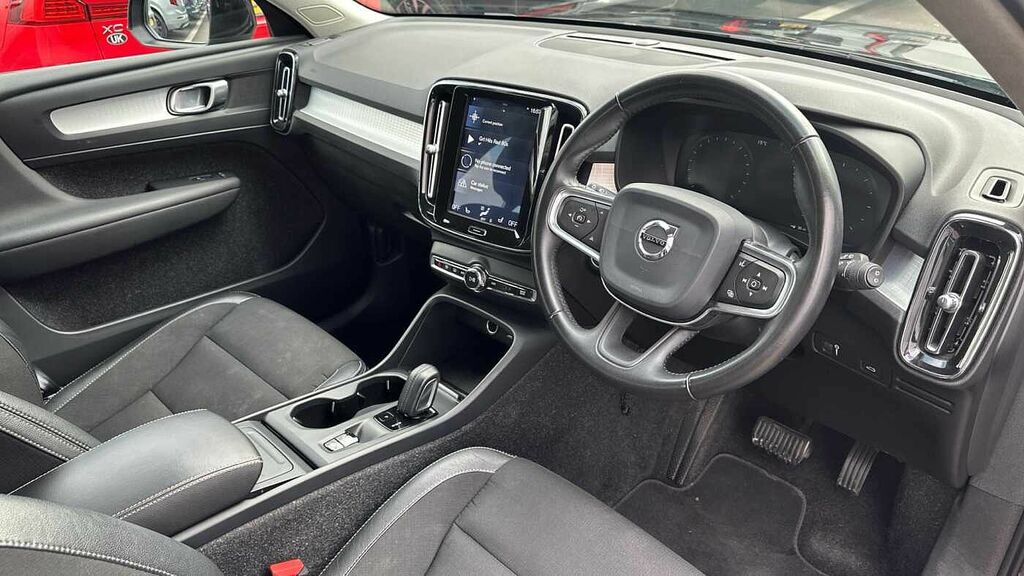 Volvo XC40 D3 Awd Momentum AJ19HNL Black #4