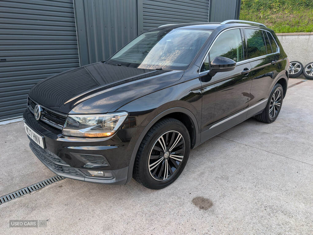 Volkswagen Tiguan 2.0 Tdi 150 4Motion Se Nav Dsg MC17HNV Black #3