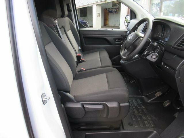 Vauxhall Vivaro 1.5L Pro 6Dr White #3