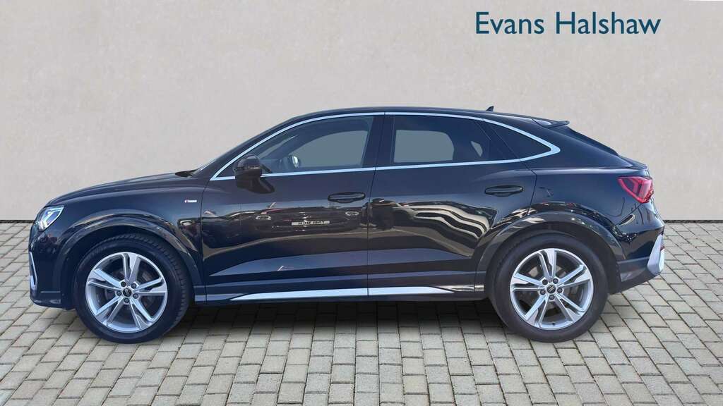 Audi Q3 35 Tfsi S Line S Tronic 2022 SD22JGF Black #2