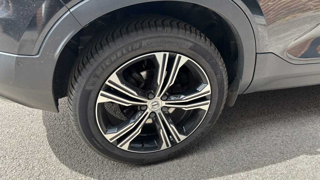 Volvo XC40 2.0 T4 Inscription Pro Awd Geartronic 2019 KV69VFP Black #5