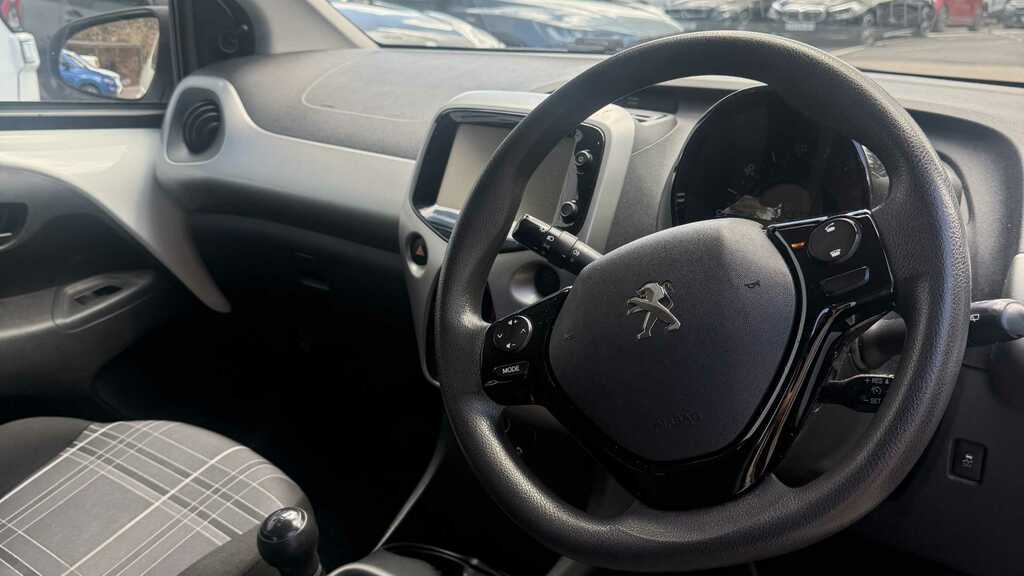 Peugeot 108 1.0 Active 2017 White #5