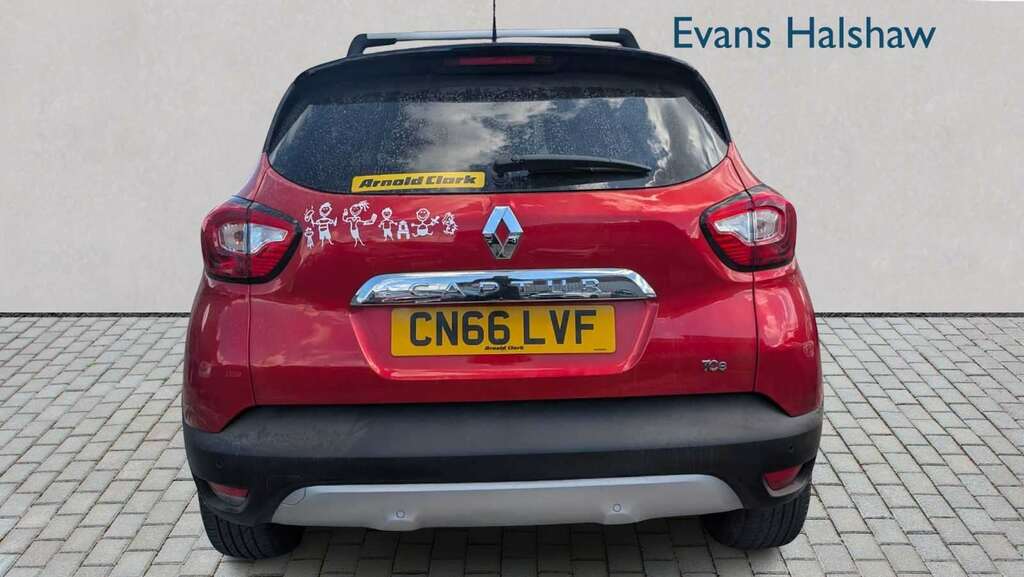 Renault Captur 0.9 Tce 90 Signature Nav 2016 Red #4