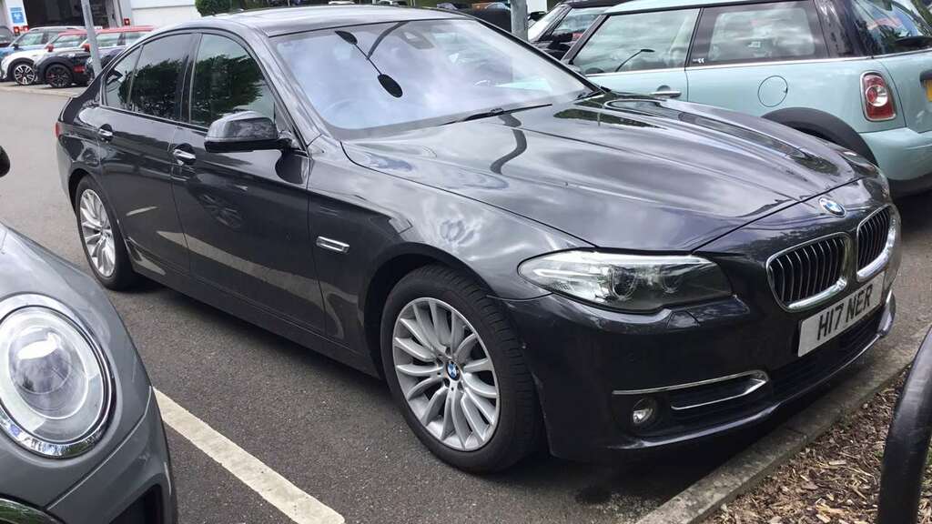 BMW 5 Series Saloon 520D M Sport 201666 Black #1