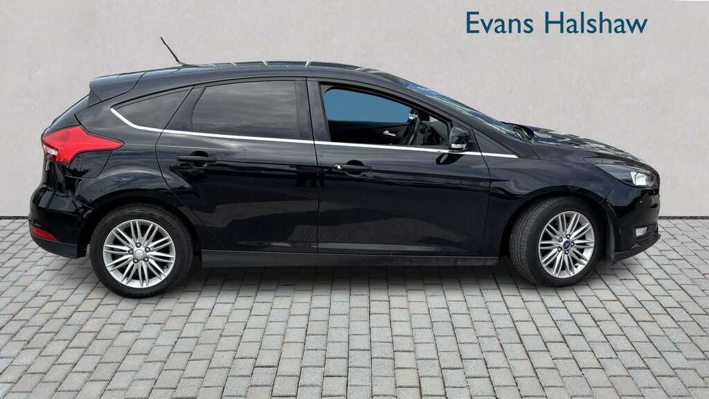 Ford Focus 1.0 Ecoboost 125 Zetec Edition 2017 Black #4