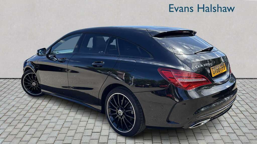 Mercedes-Benz CLA Class 180 1.6 Amg Line Edition Black #2