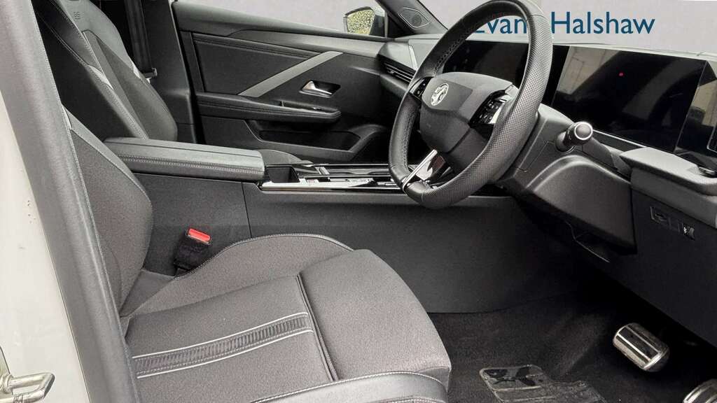 Vauxhall Astra 1.2 Turbo 130 Gs 2023 White #3