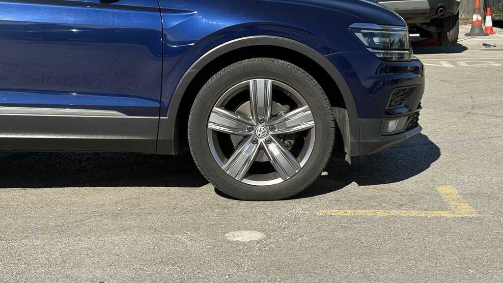 Volkswagen Tiguan R-line Grey #19