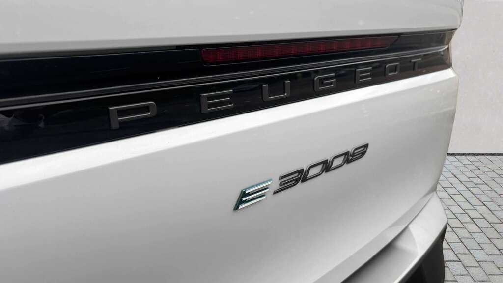 Peugeot 3008 157Kw Allure 73Kwh 2026 YY26MYZ White #4