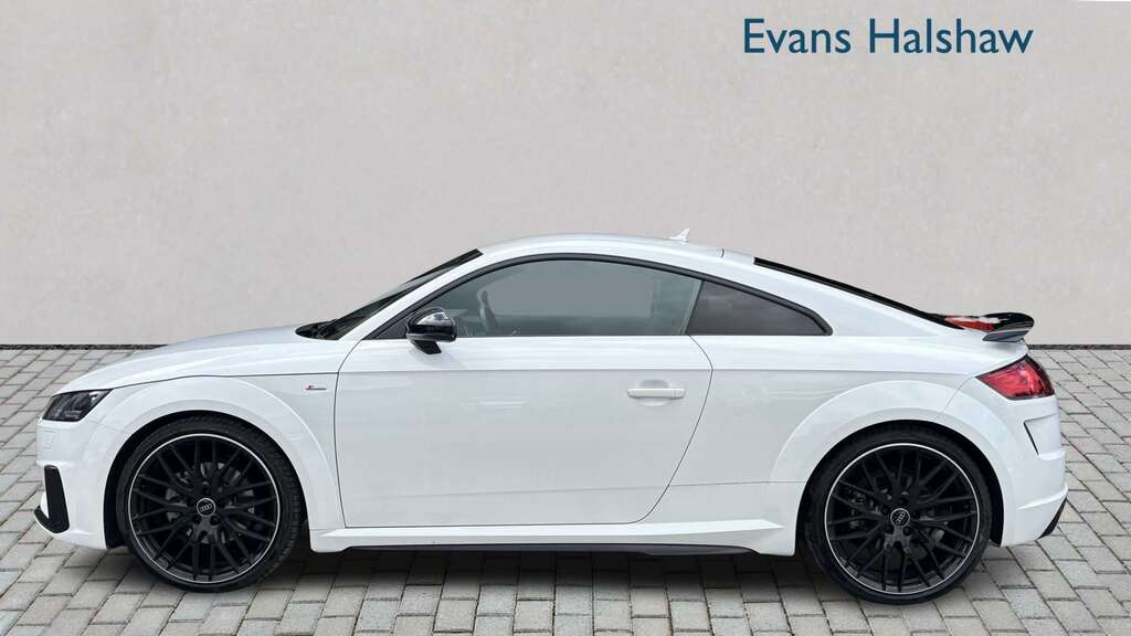 Audi TT 40 Tfsi Black Edition S Tronic 2023 White #3