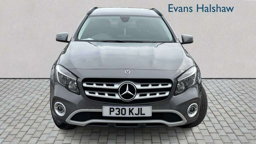 Mercedes-Benz GLA Class 220D Amg Line Premium 7G-dct 4Matic Euro 6 Ss Grey #2