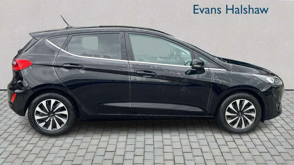 Ford Fiesta 1.0 Ecoboost Hybrid Mhev 125 Titanium 2023 Black #4