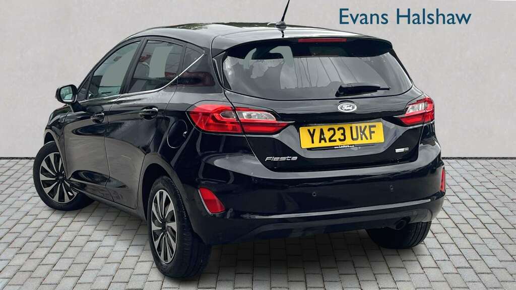 Ford Fiesta 1.0 Ecoboost Hybrid Mhev 125 Titanium 2023 Black #2