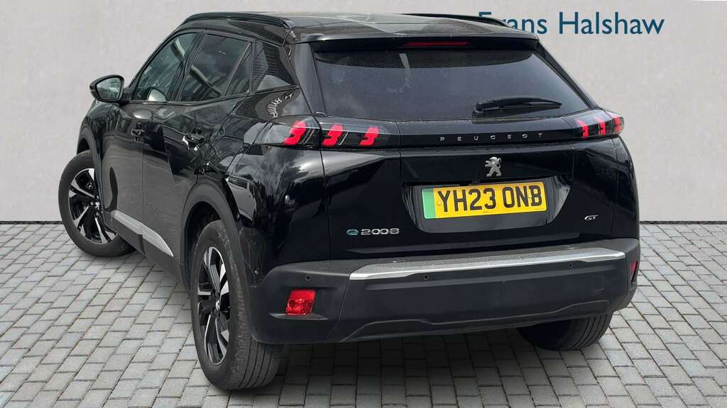 Peugeot e-2008 100Kw Gt 50Kwh 2023 Black #2