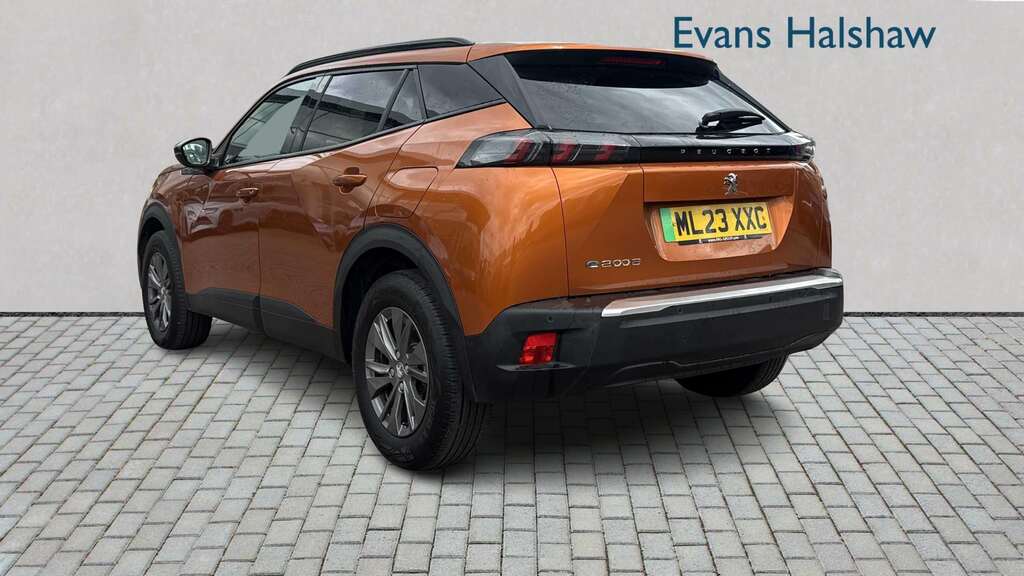Peugeot e-2008 100Kw Active Premium 50Kwh 2023 Orange #2