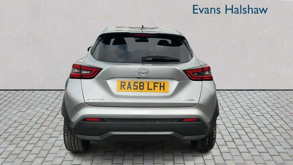 Nissan Juke 1.6 Hybrid Tekna 2023 Silver #5