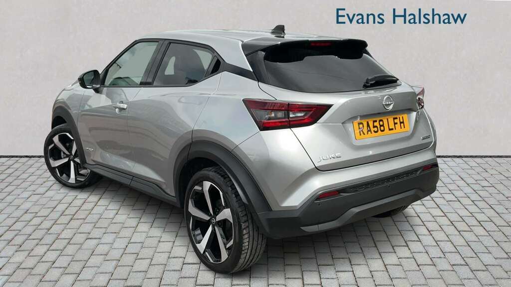Nissan Juke 1.6 Hybrid Tekna 2023 Silver #2