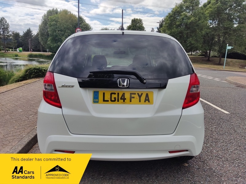 Honda Jazz 1.4 I-vtec Es Plus White #6