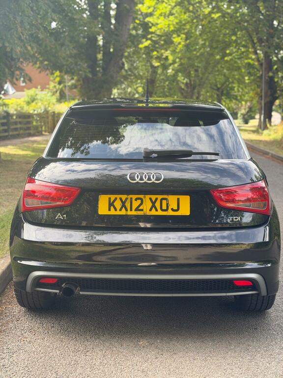 Audi A1 1.6 Tdi S Line Euro 5 Ss Black #6