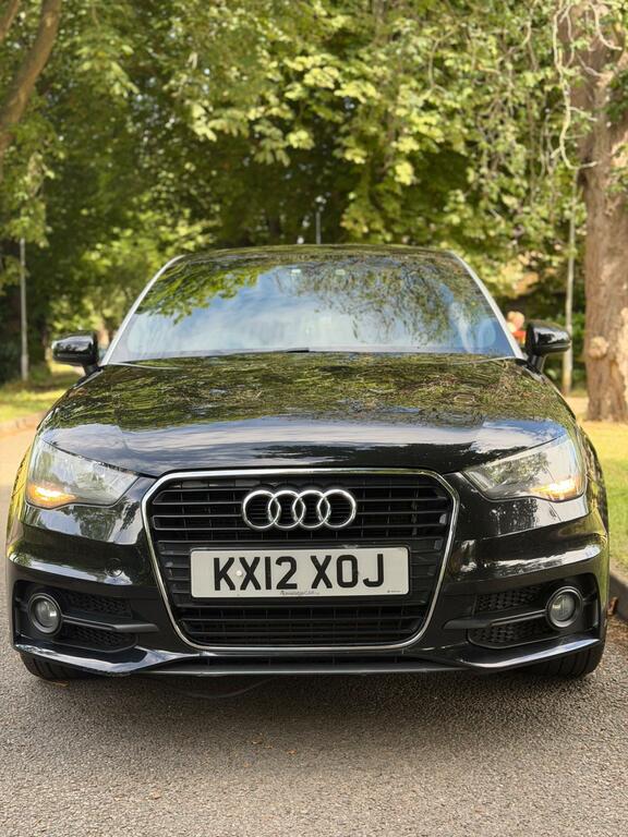 Audi A1 1.6 Tdi S Line Euro 5 Ss Black #5
