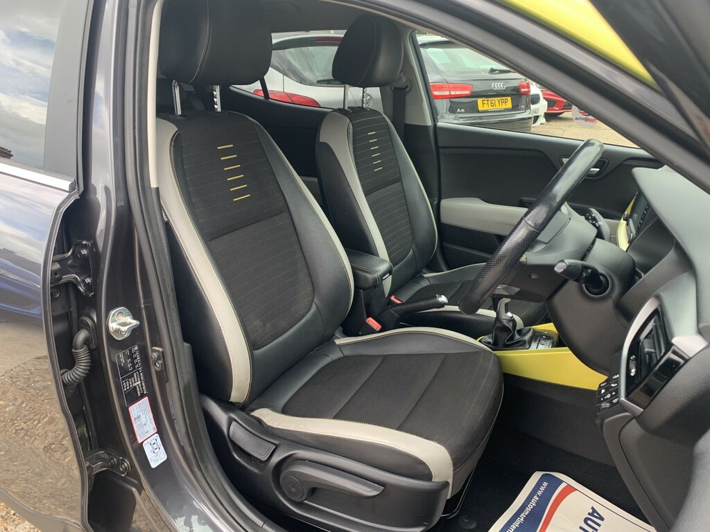 Kia Stonic 1.0 T-gdi First Edition Euro 6 Ss Yellow #10