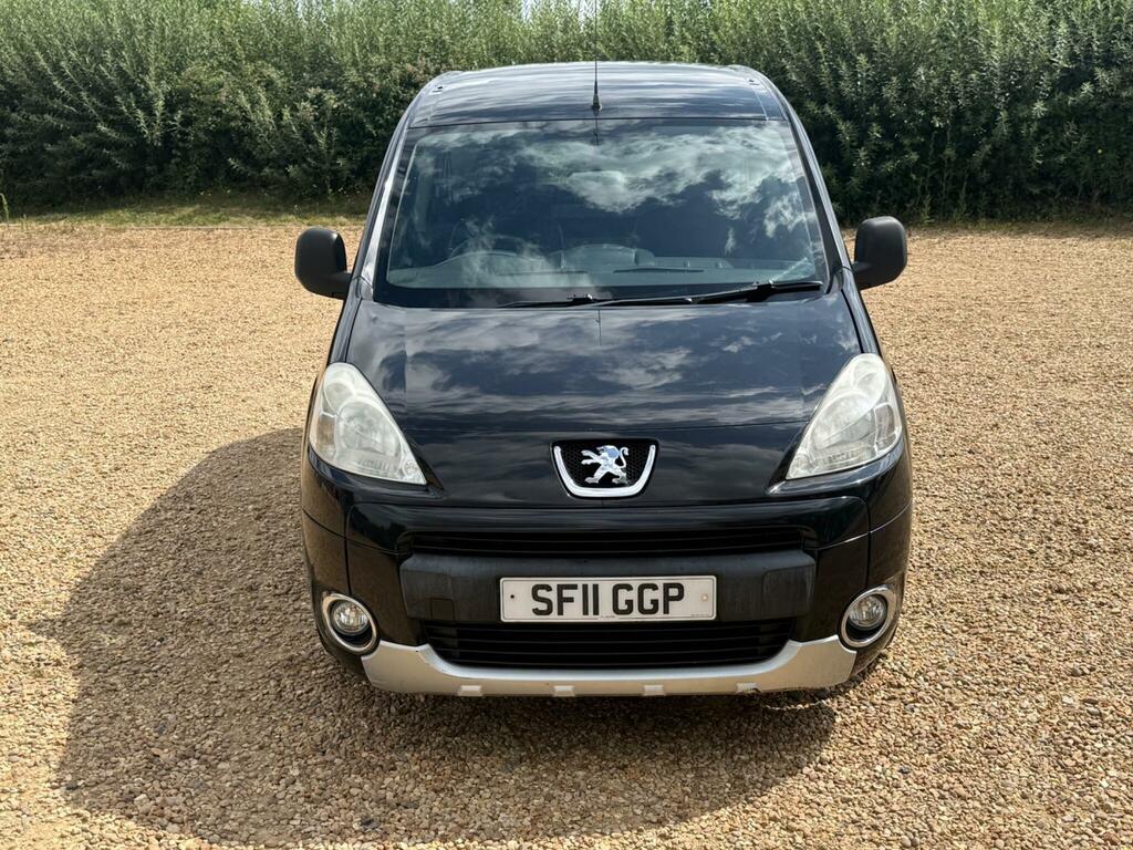 Peugeot Partner Tepee Tepee S Black #4