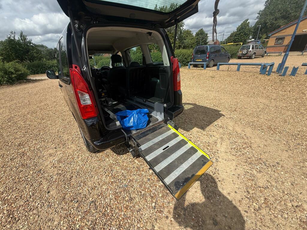 Peugeot Partner Tepee Tepee 1.6 Hdi 8V Tepee Outdoor Red #27