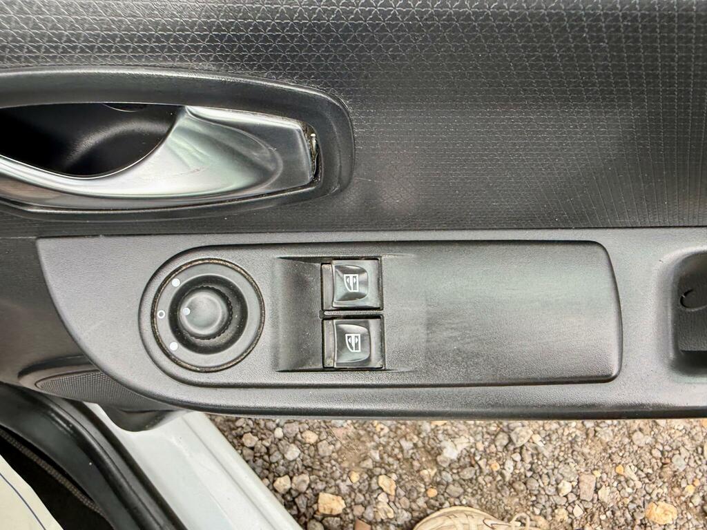Renault Clio 1.5 Turbo Dci, Dynamique Medianav, Free R Grey #30