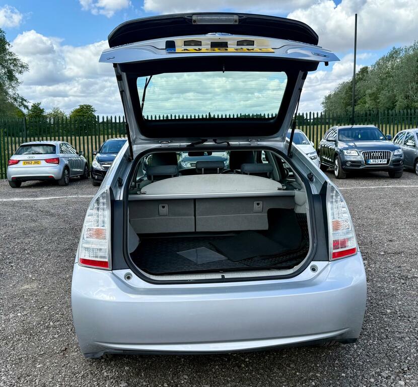 Toyota Prius Prius T4 Vvt-i Silver #45