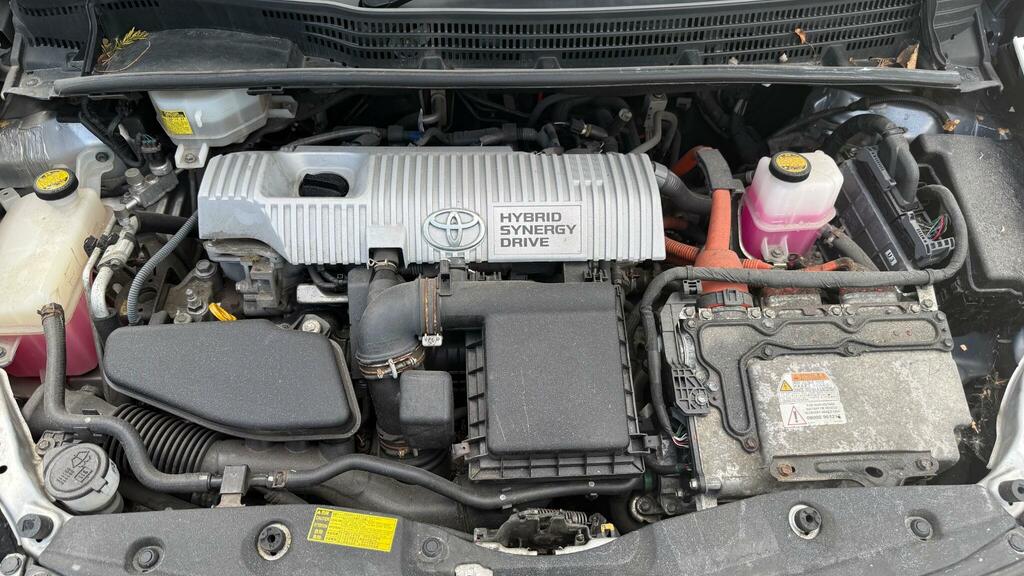 Toyota Prius Prius T4 Vvt-i Silver #36