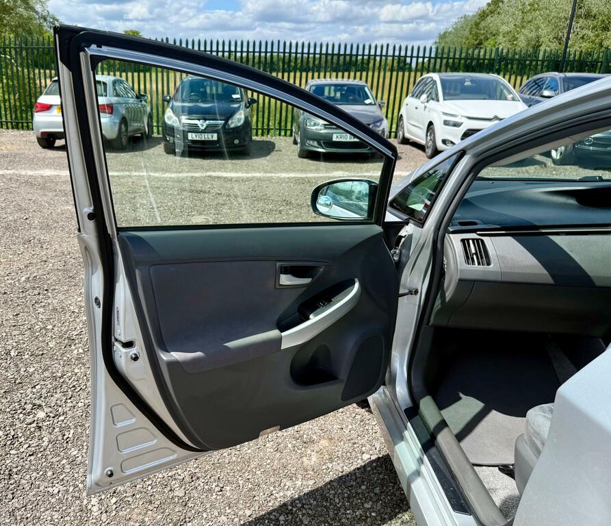Toyota Prius Prius T4 Vvt-i Silver #31