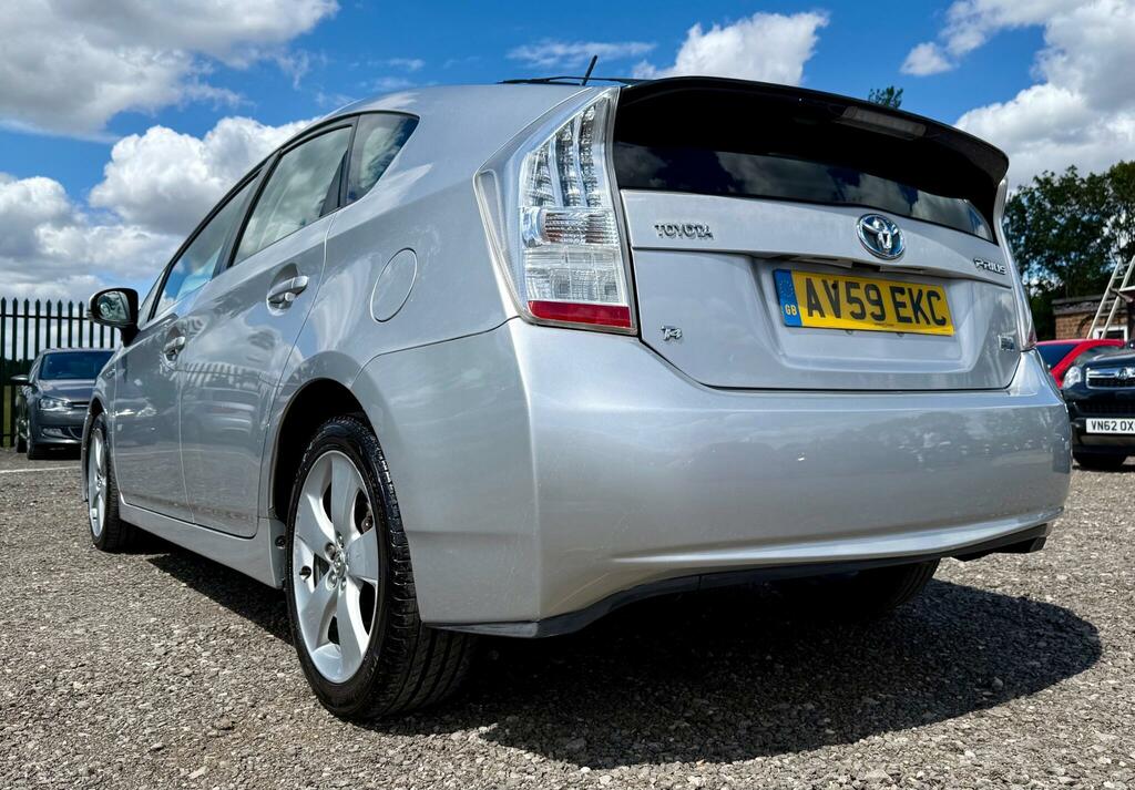 Toyota Prius T4 Silver #4