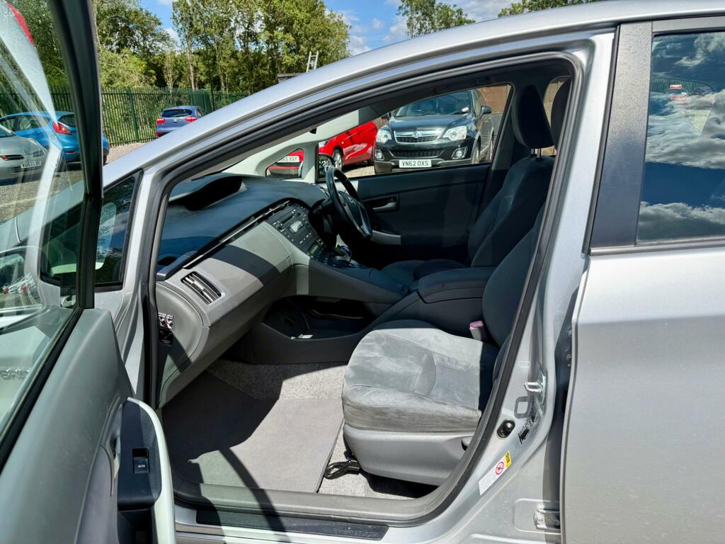 Toyota Prius Prius T4 Vvt-i Silver #48