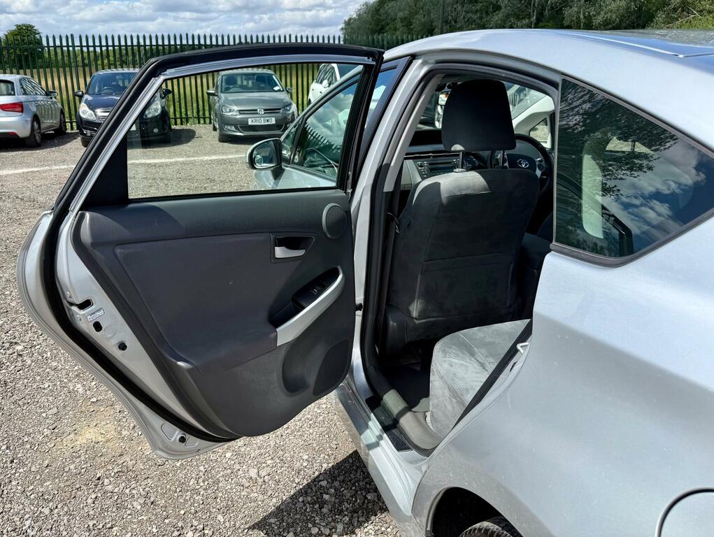 Toyota Prius Prius T4 Vvt-i Silver #32