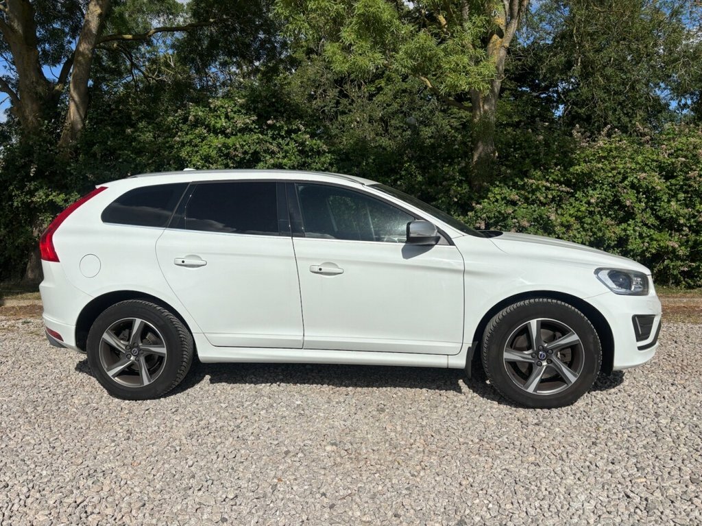 Volvo XC60 2.4L R-design Lux Nav White #2