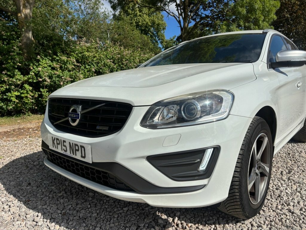 Volvo XC60 2.4L R-design Lux Nav White #6