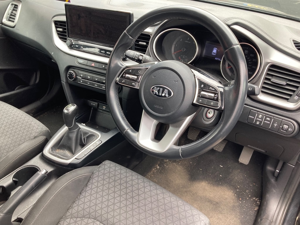 Kia Ceed 1.6 Crdi 2 Nav Isg Mhev Black #3