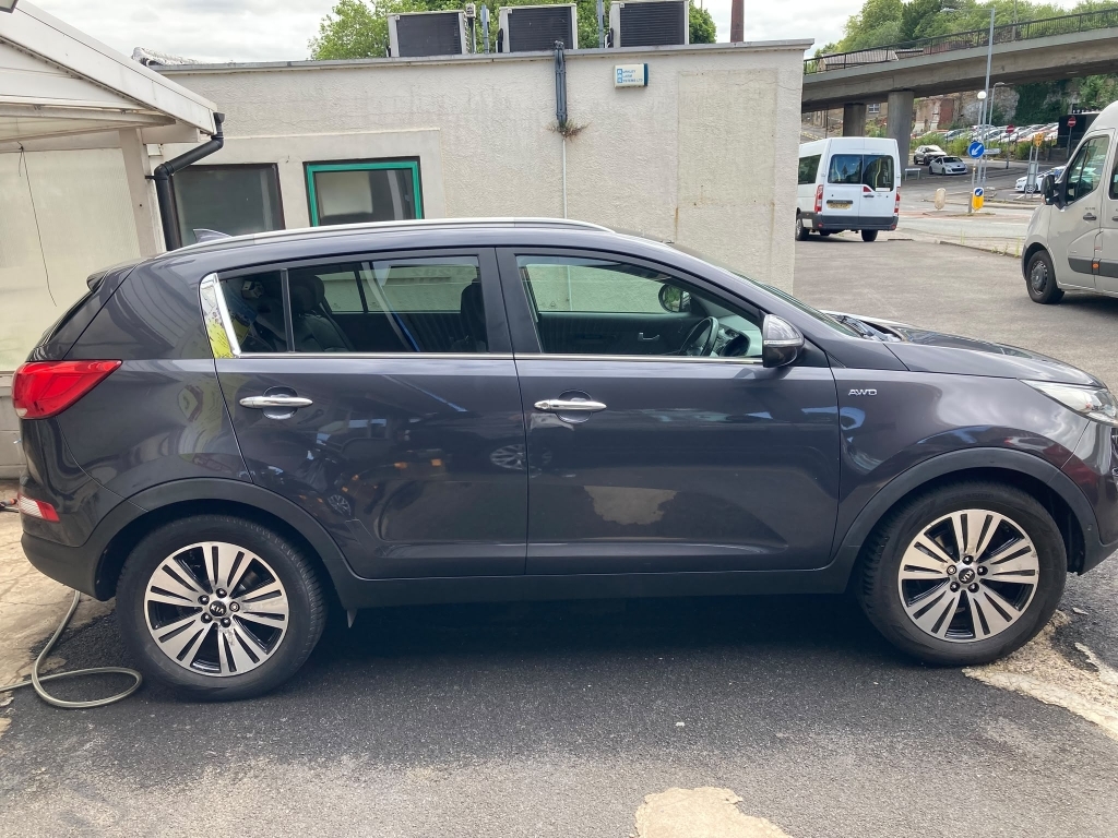 Kia Sportage 1.7 Crdi Ecodynamics 1 Suv 2Wd E Black #3