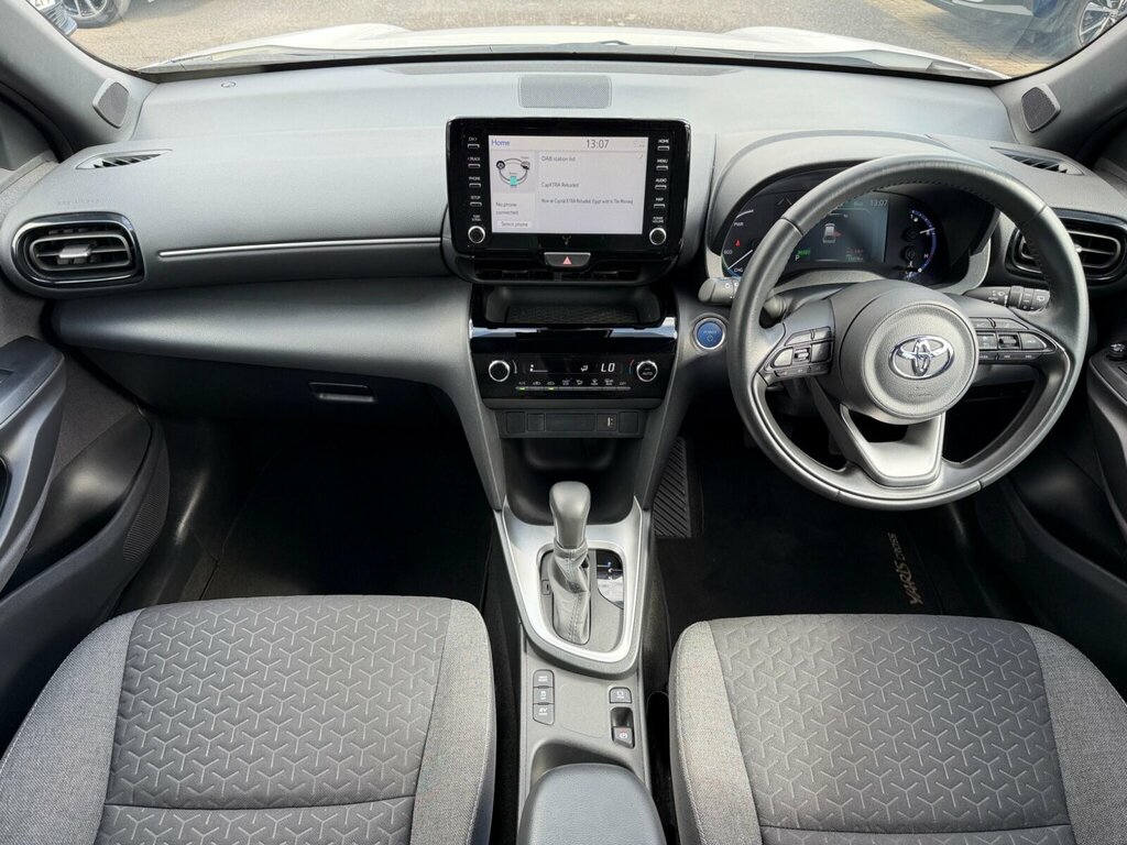 Toyota Yaris Cross 1.5 Hybrid Design Cvt RO23FTC White #2