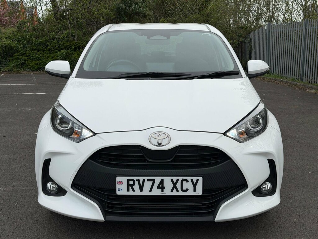Toyota Yaris 1.5 Hybrid Icon Cvt RV74XCY White #3
