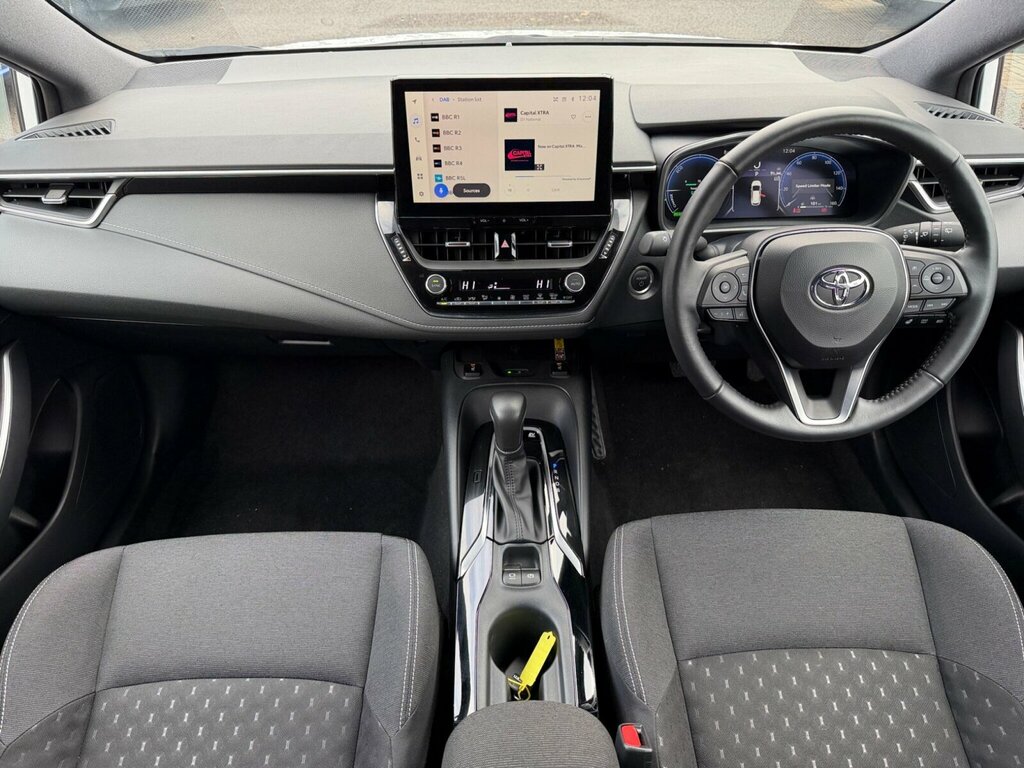 Toyota Corolla 1.8 Hybrid Icon Cvt FD74ARO White #2