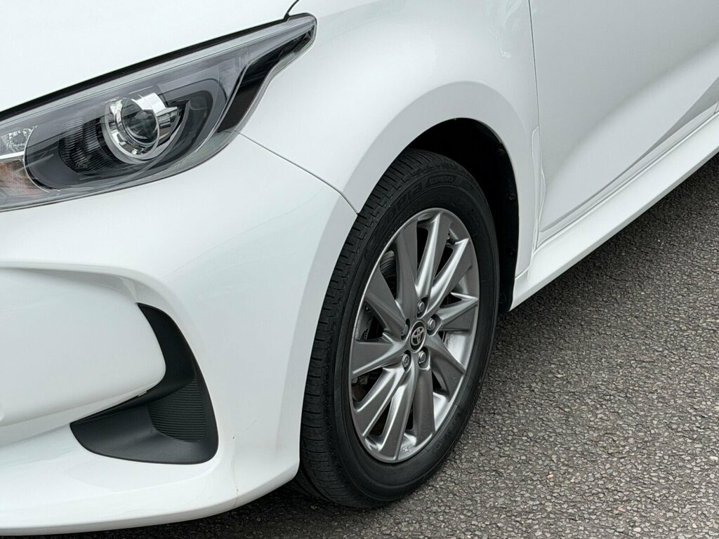 Toyota Yaris 1.5 Hybrid Icon Cvt RJ73LLC White #6