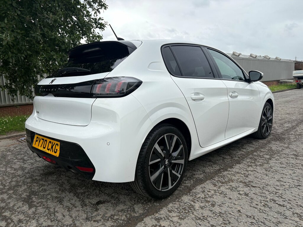 Peugeot 208 1.2 Puretech Allure Premium Hatchback M PY70CKG White #3