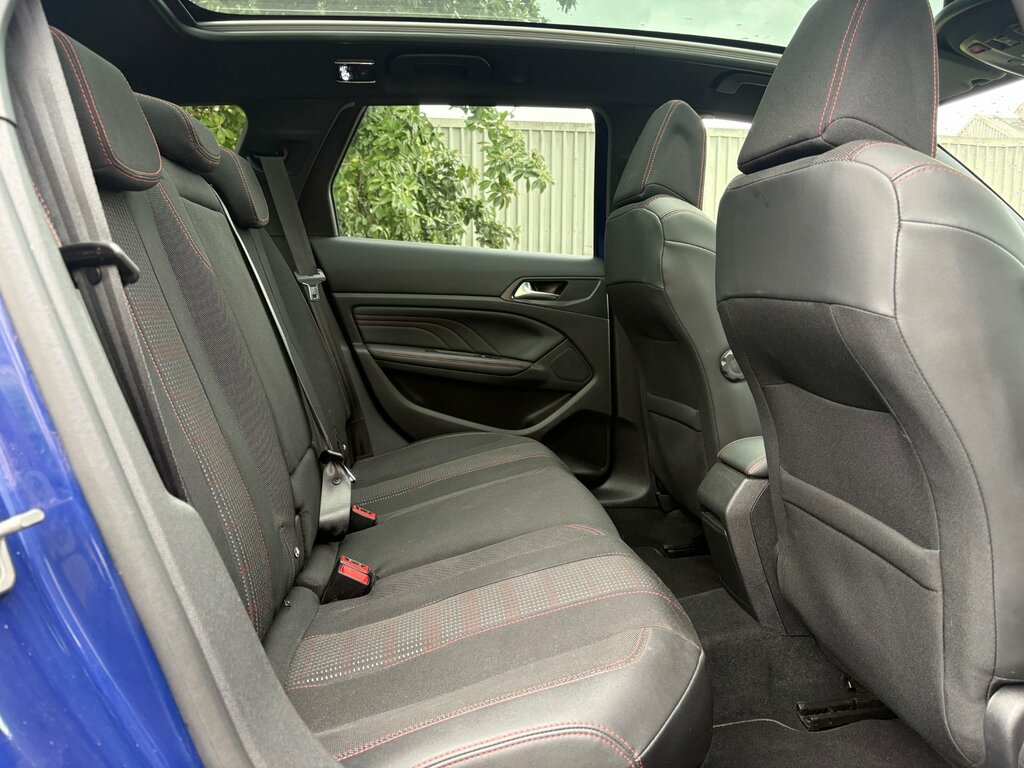 Peugeot 308 SW 1.5 Bluehdi Gt Line Estate Euro Blue #5