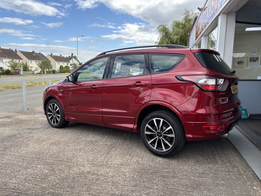Ford Kuga 1.5 St-line Red #3