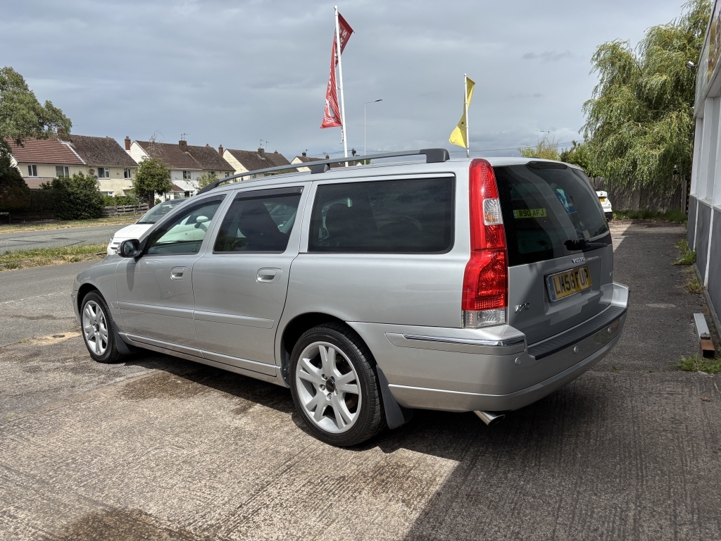 Volvo V70 2.4 D5 Se Lux Silver #3